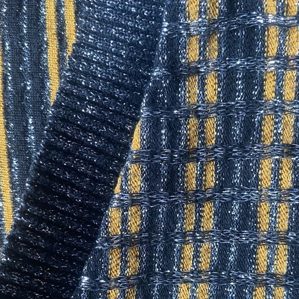 Zara Vintage Black and Yellow V-Neck Sweater - Picture 4 of 5